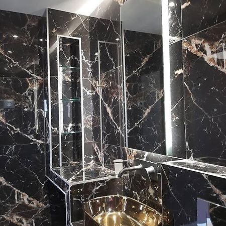 Thesstay Attica Downtown Boutique Apartment เทสซาโลนิกิ ภายนอก รูปภาพ